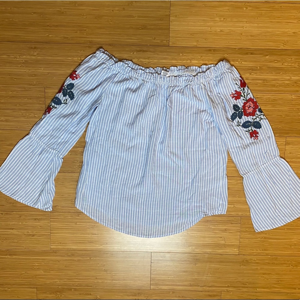 Off the Shoulder Long Sleeve Top Flower Sleeves